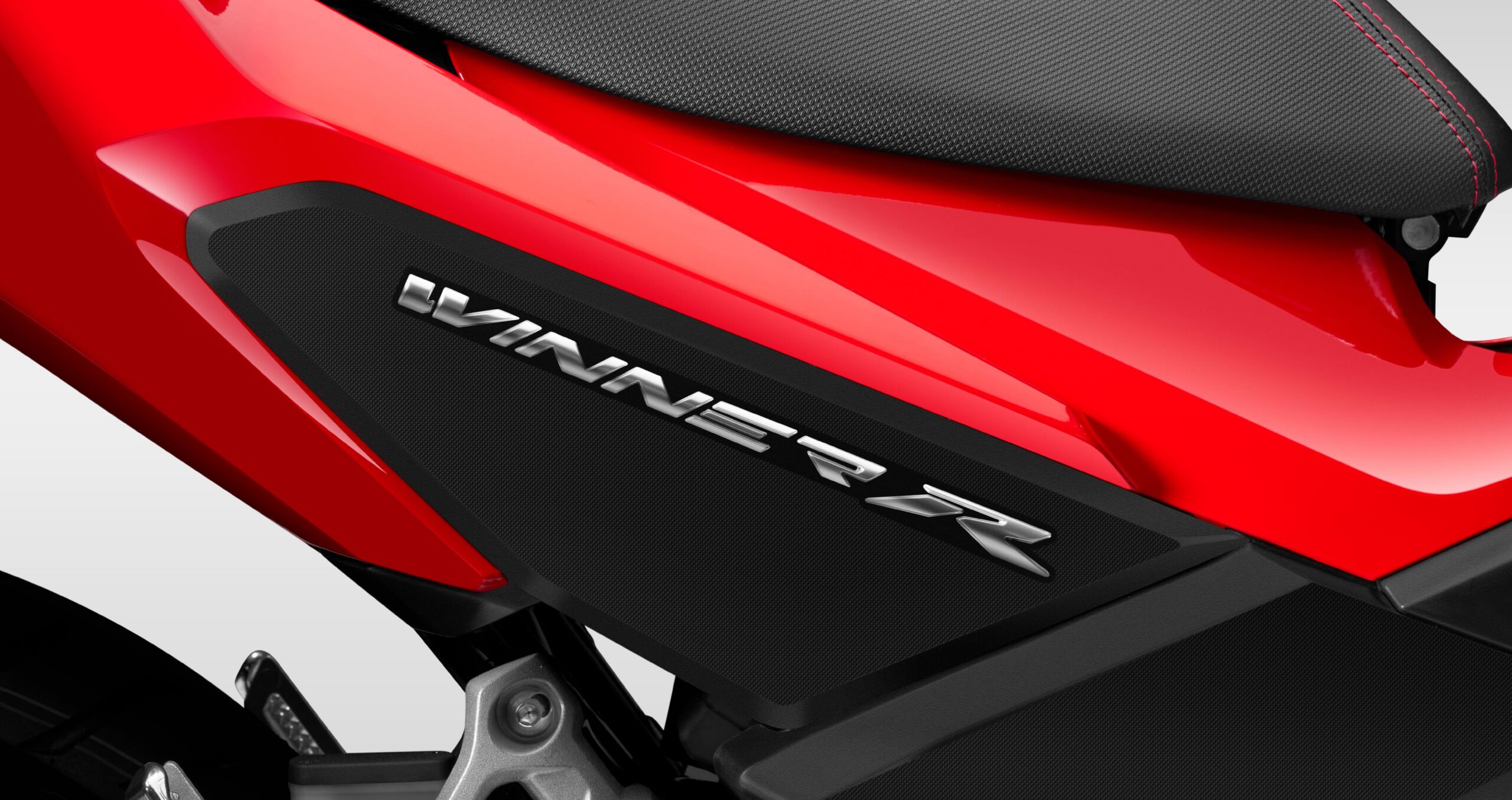 WINNER R — WINNER R – Biểu tượng của tốc độ và bản lĩnh