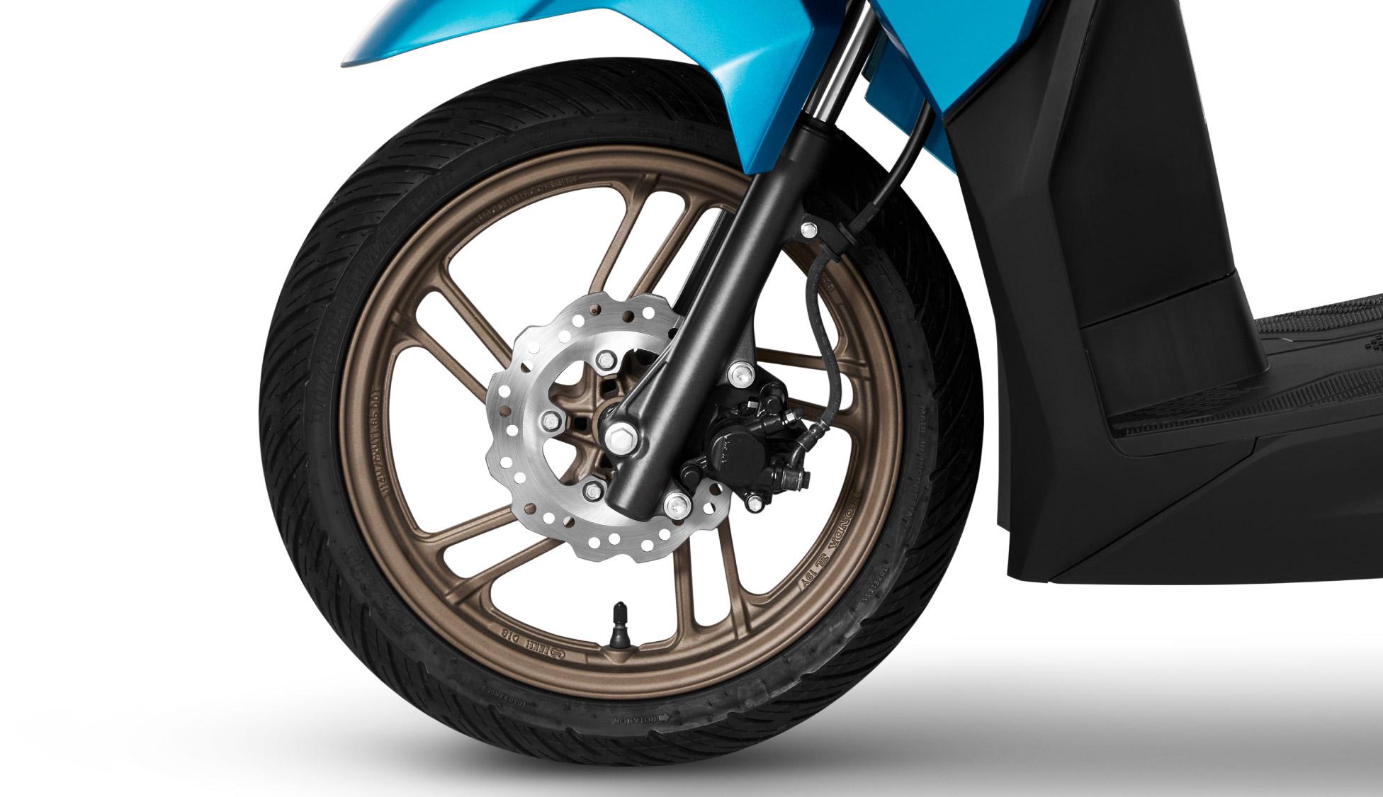 Vario 125 — Phanh đĩa phía trước lượn sóng, vành đúc, lốp rộng