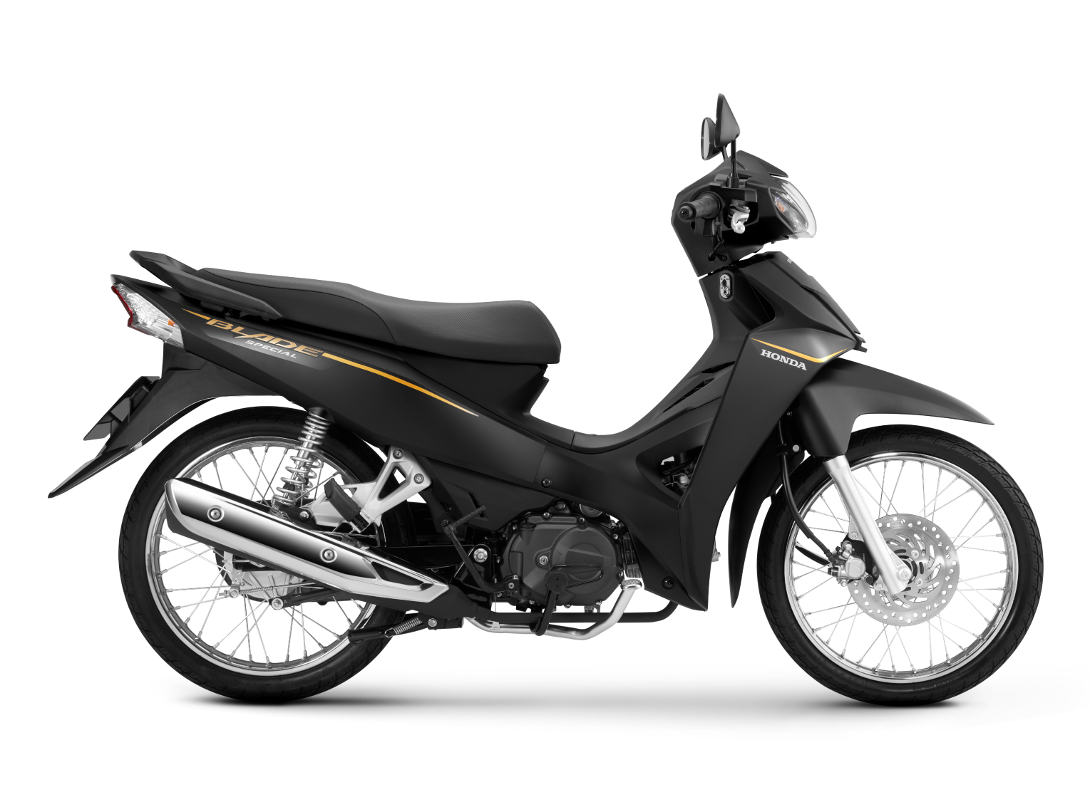 Blade 110 — Tem xe tạo điểm nhấn