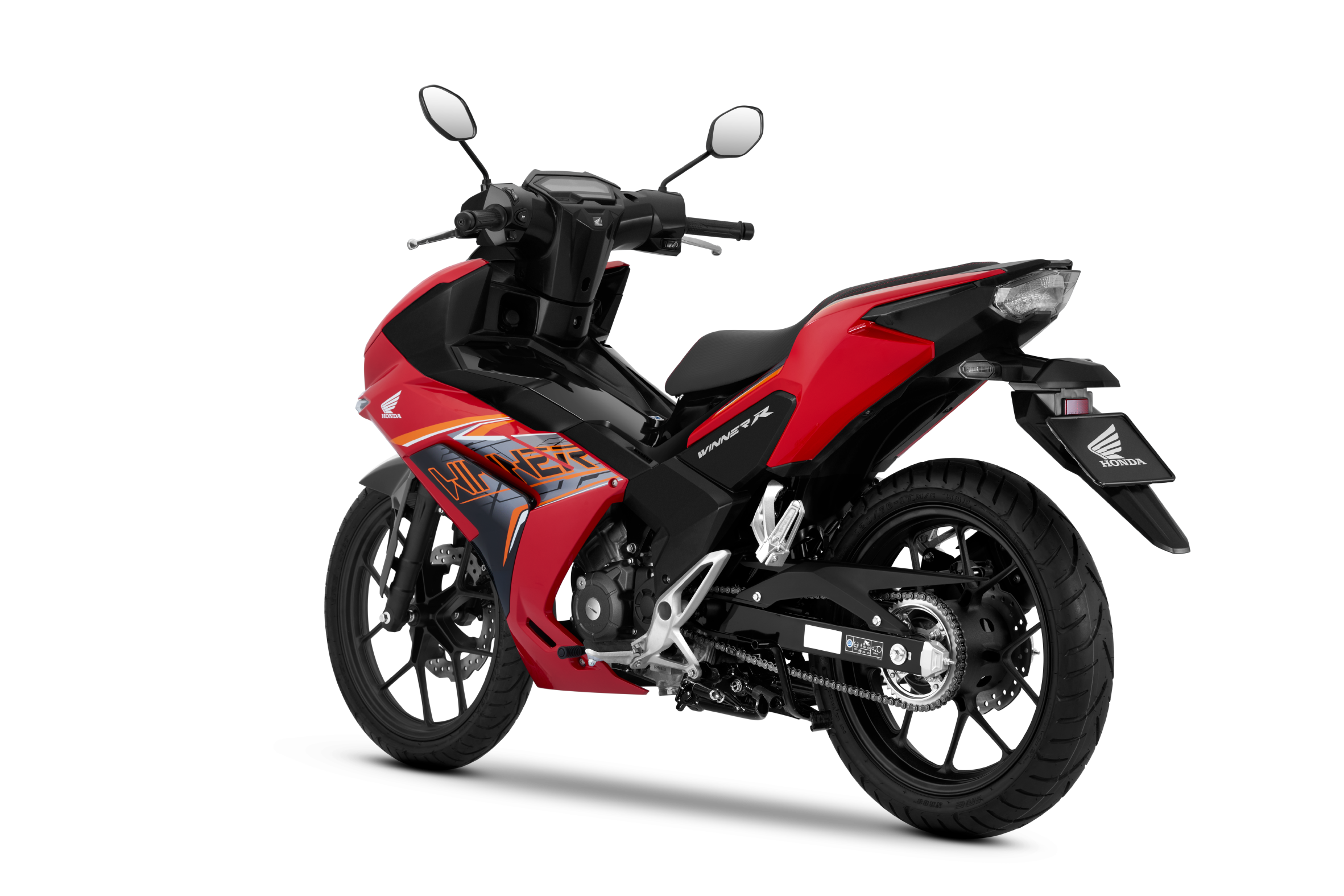 WINNER R — Tiêu Chuẩn — 2026 — màu Đỏ Đen, góc nhìn 4